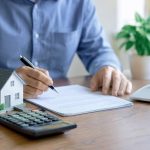Crédit restructuré : fonctionnement, conditions et solutions pour alléger ses mensualités